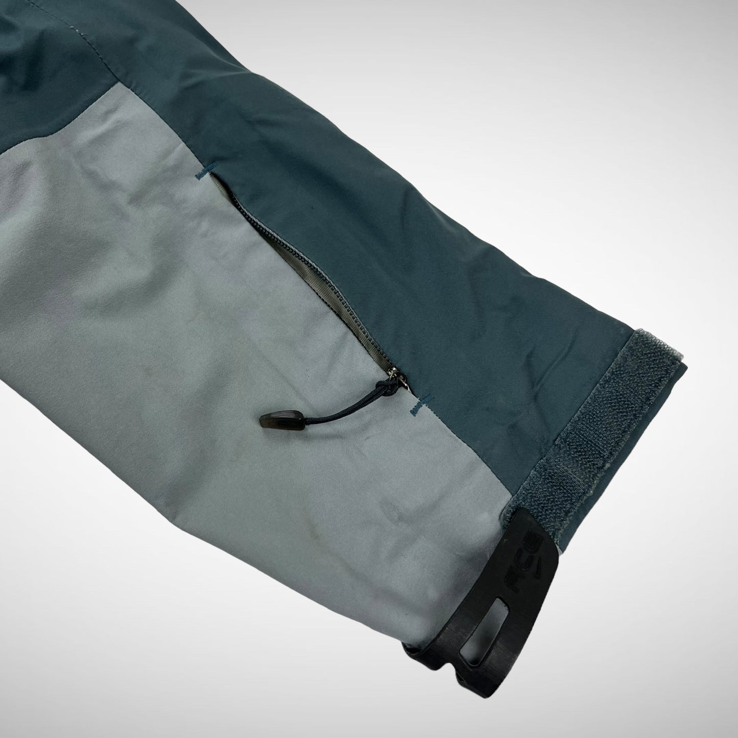 Nike ACG Gore-Tex Jacket w/ Recco (2000s)