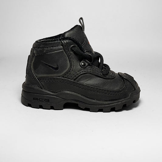 Nike ACG Baby Nestuca (2001)