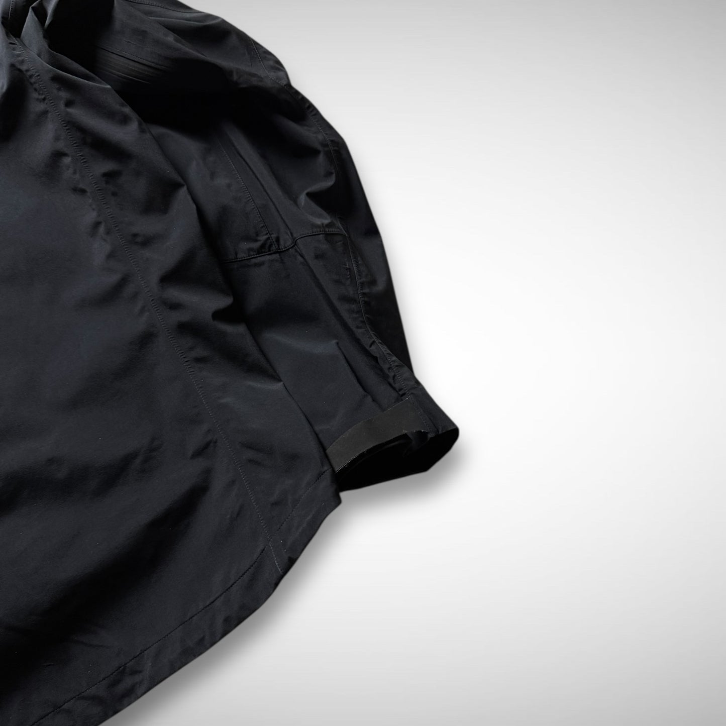 Arc’Teryx LEAF Alpha Gen 1 GTX (2011)