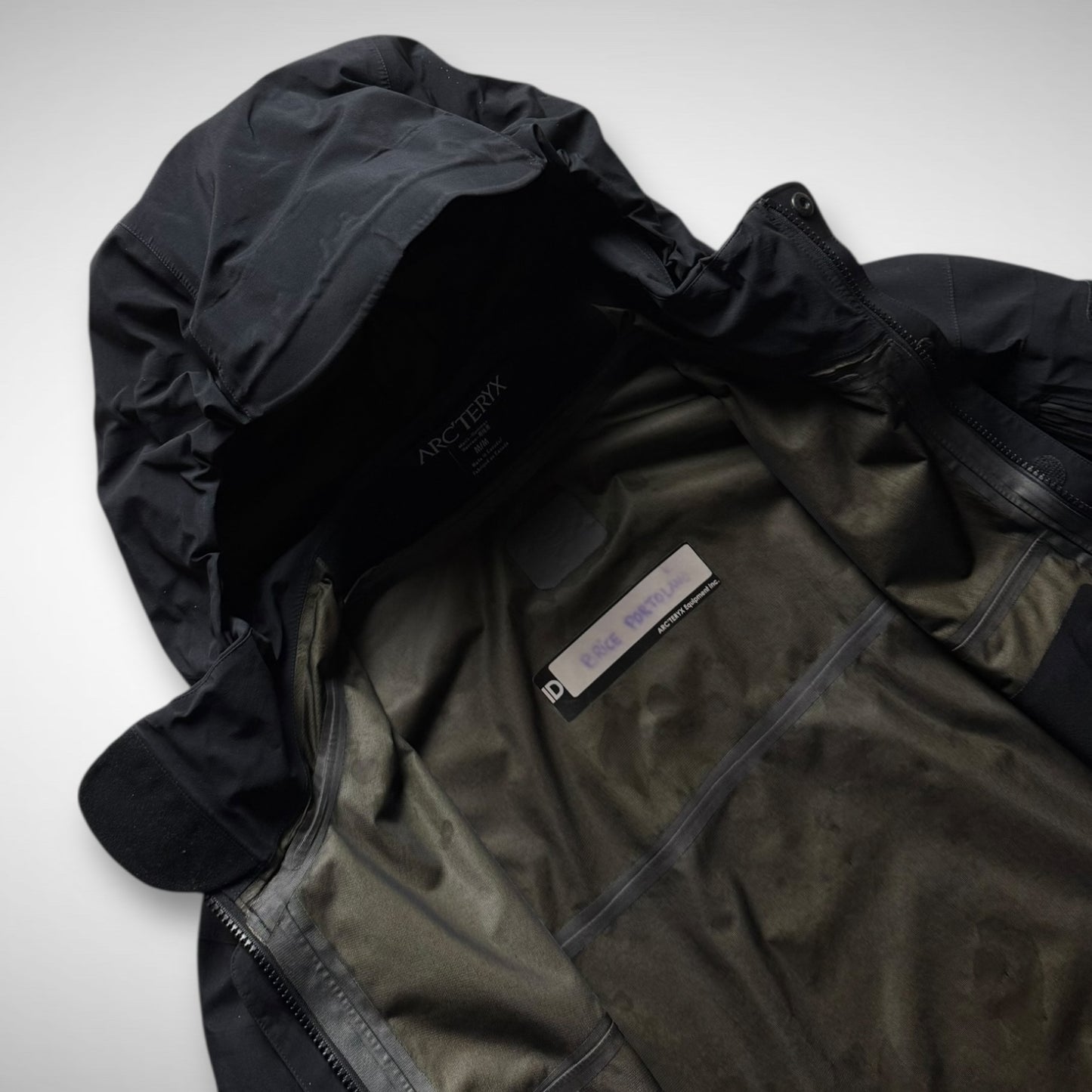 Arc’Teryx LEAF Alpha Gen 1 GTX (2011)