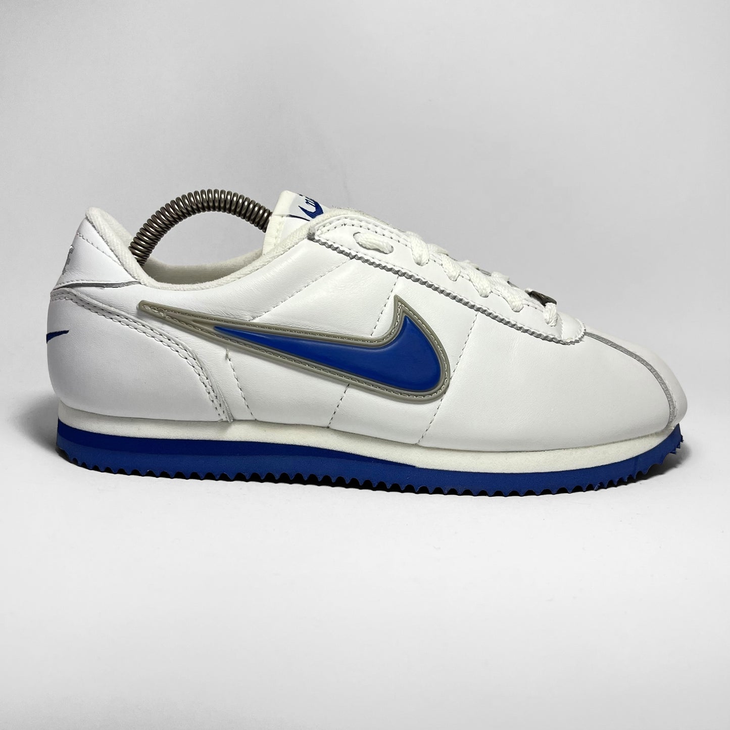 Old nike cortez hotsell